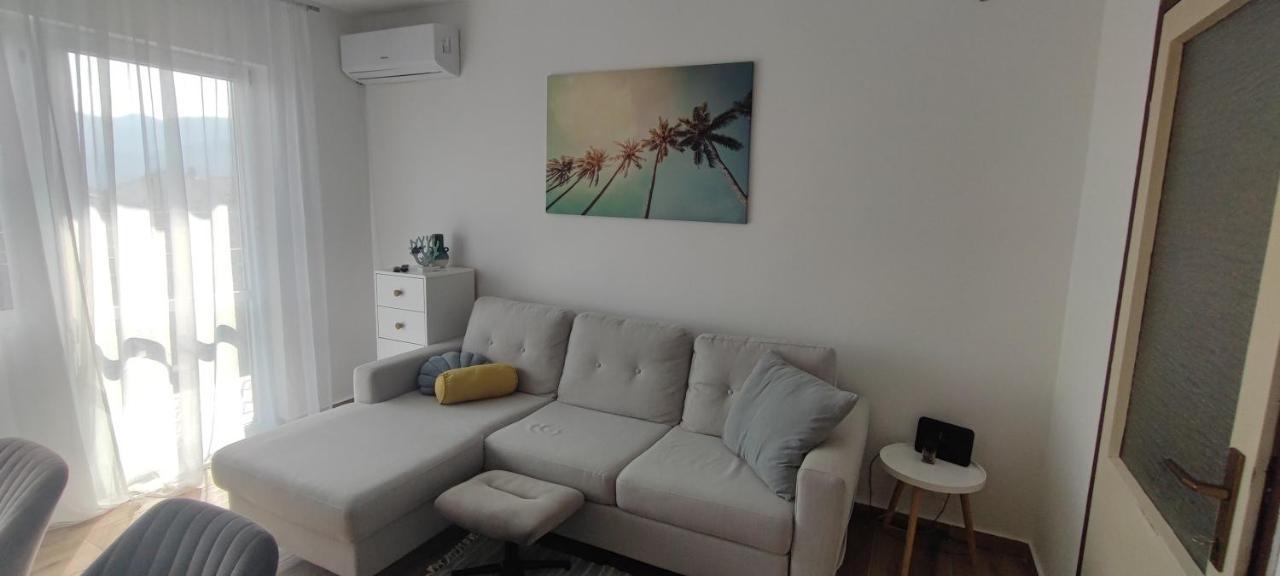 شقة Modern And Cosy With Panorama View غييكا المظهر الخارجي الصورة