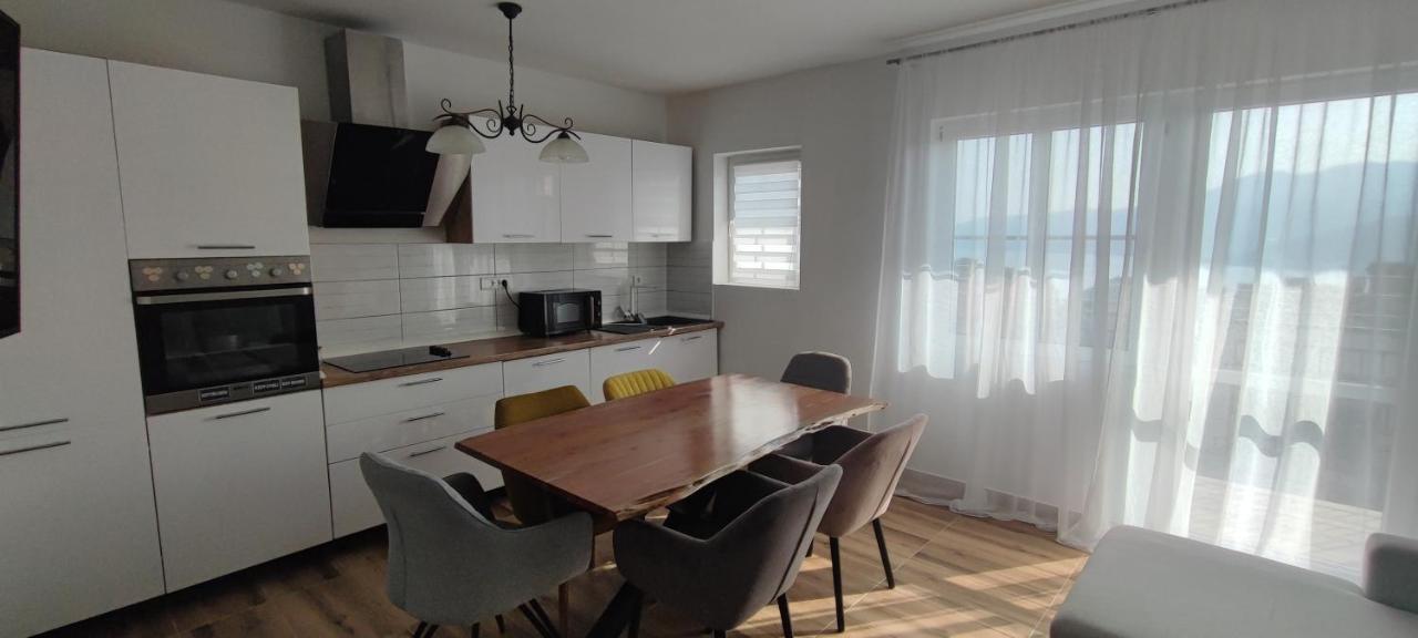 شقة Modern And Cosy With Panorama View غييكا المظهر الخارجي الصورة